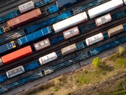 Сборная ЖД-доставка косметики из Москвы в Хабаровск